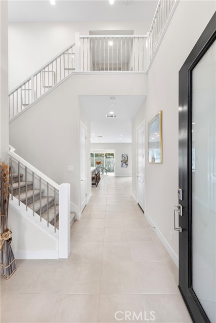 390 Riverbend, Lake Forest CA: https://media.crmls.org/medias/acb6a890-dae6-4c54-99b6-478bd99997b5.jpg