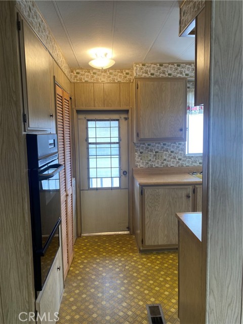 38 Elm Via, Anaheim CA: https://media.crmls.org/medias/acb79355-813b-4b48-b8b4-a9cf16b5f6e2.jpg