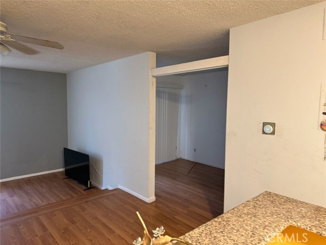 Detail Gallery Image 2 of 15 For 18645 Hatteras St #187,  Tarzana,  CA 91356 - 1 Beds | 1 Baths