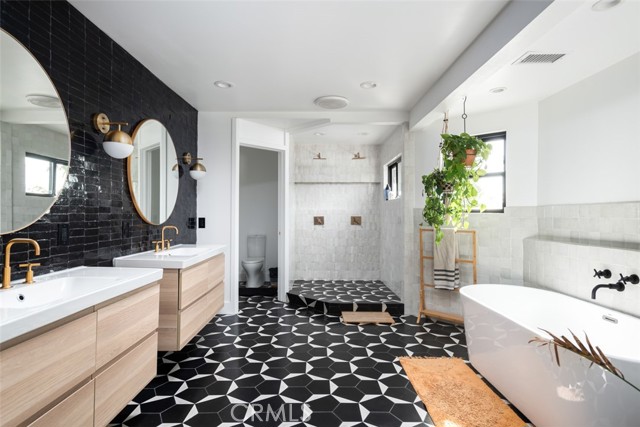 Acb7e1fc 5948 4dbc 81a5 86ab38ccf065