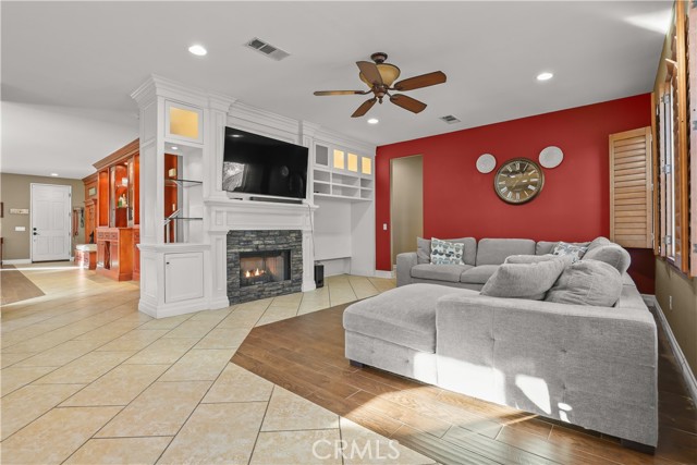 Detail Gallery Image 12 of 72 For 29724 Castlebury, Castaic,  CA 91384 - 4 Beds | 3 Baths