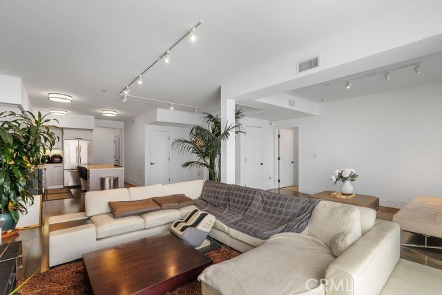 Detail Gallery Image 1 of 25 For 1817 Prosser Ave #503,  Los Angeles,  CA 90025 - 2 Beds | 2 Baths