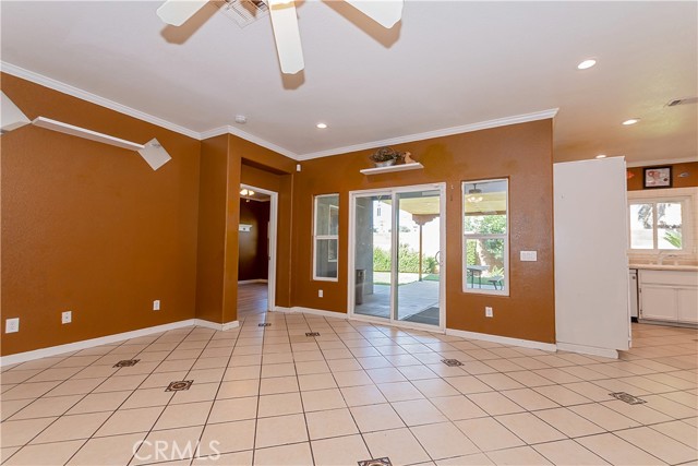 Detail Gallery Image 14 of 36 For 43963 Glenraven, Lancaster,  CA 93535 - 5 Beds | 2 Baths