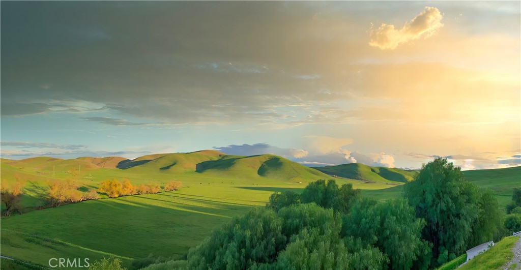 https://media.crmls.org/medias/acbad2fe-b539-49a9-b2ef-9f80265c6b60.jpg?preset=X-Large