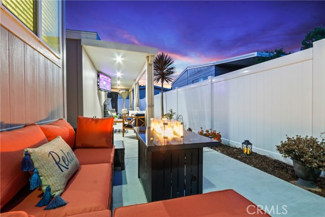 Detail Gallery Image 25 of 39 For 3595 Santa Fe Avenue, #302, Long Beach,  CA 90810 - 3 Beds | 2 Baths