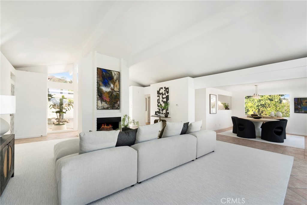 MLS #OC25250376 image #5