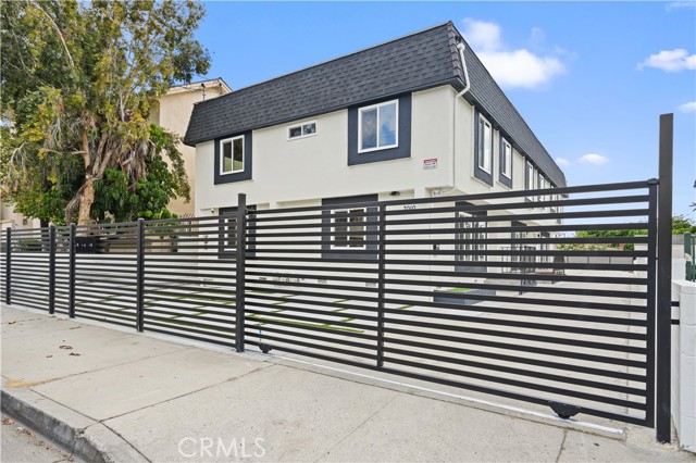 Detail Gallery Image 36 of 49 For 7010 a Lennox Ave a,  Van Nuys,  CA 91405 - 4 Beds | 2 Baths