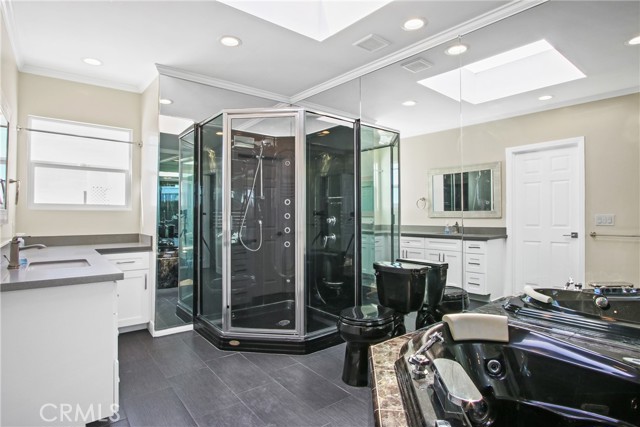 Master Bathroom - upper level