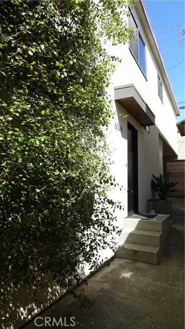604 1/2 Poinsettia Avenue, Corona del Mar CA: https://media.crmls.org/medias/acbbe321-86df-4acb-b9b1-bd40578baa6c.jpg