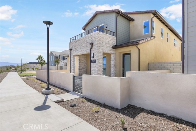 Detail Gallery Image 2 of 28 For 27109 Tamarack Ln, Valencia,  CA 91381 - 4 Beds | 2/1 Baths