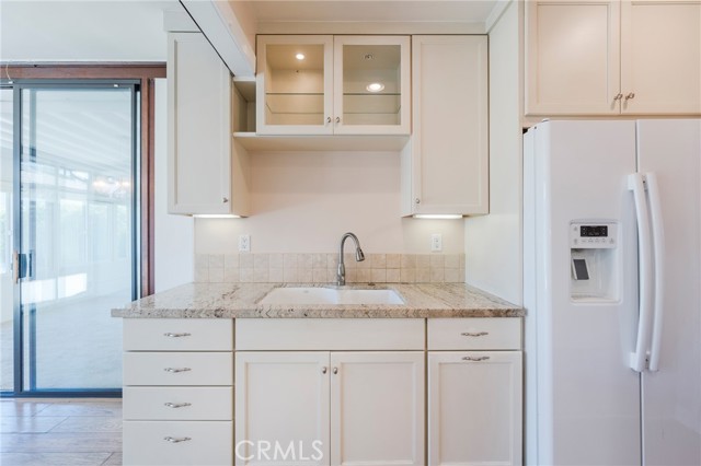 2605 Robinson Street, Redondo Beach CA: https://media.crmls.org/medias/acbceede-5fc2-478e-8387-859d5b8a5863.jpg