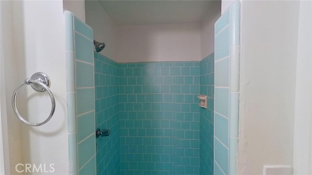 519 Poppy Avenue, Corona del Mar CA: https://media.crmls.org/medias/acbe0be7-01fb-4d58-b91b-c9141e34812e.jpg