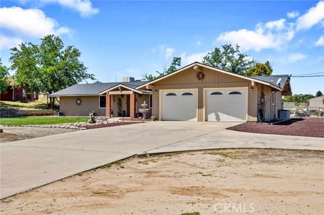 Detail Gallery Image 2 of 37 For 14260 Road 36, Madera,  CA 93636 - 3 Beds | 2 Baths