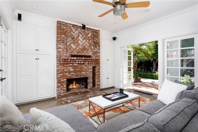 Detail Gallery Image 11 of 37 For 111 via Undine, Newport Beach,  CA 92663 - 5 Beds | 4 Baths