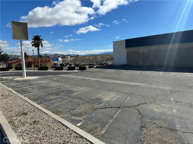 15095 7th Street, Victorville, California 92395, ,Commercial Sale,For Sale,15095 7th Street,CRIV24044327