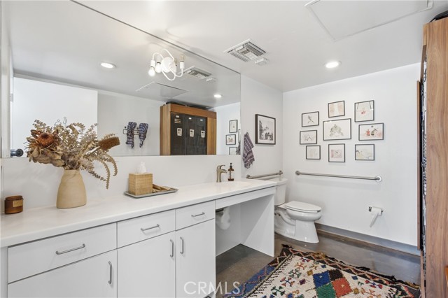  Commercial for Sale in Los Angeles, California