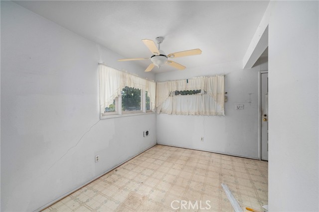 12852 Fairhaven, Santa Ana CA: https://media.crmls.org/medias/acbf9a79-f2bf-41fc-8bc0-2bf4388b46e0.jpg