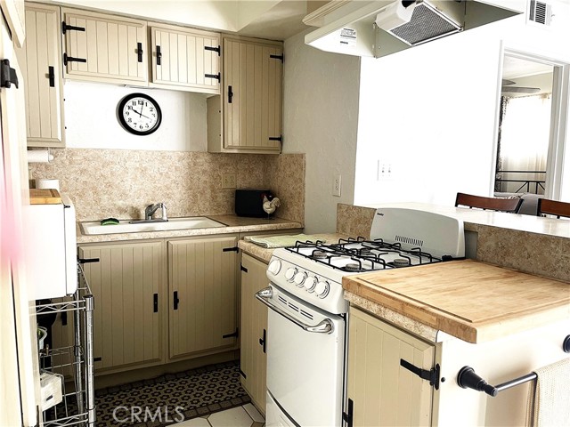 Detail Gallery Image 29 of 33 For 22050 Tulsa, Chatsworth,  CA 91311 - 2 Beds | 3 Baths