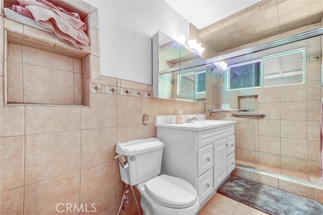 1104 Frigate, Wilmington CA: https://media.crmls.org/medias/acc11d75-cb4e-414f-bce5-9a142af70b77.jpg