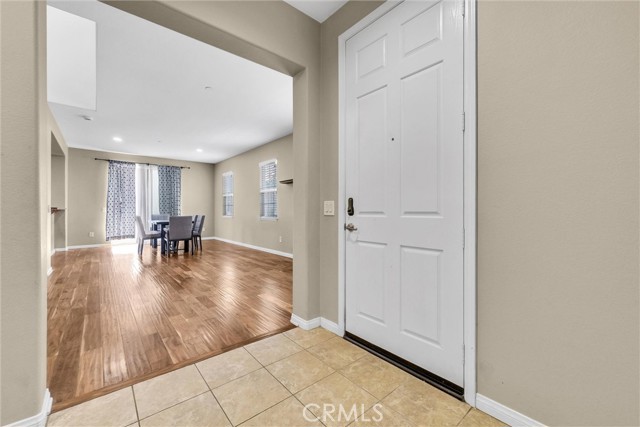 Detail Gallery Image 4 of 29 For 1927 Kenton, Riverside,  CA 92501 - 3 Beds | 2/1 Baths