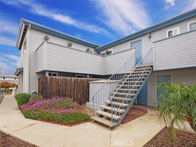 1104 Opal Street, Redondo Beach, California 90277, ,Residential Income,Sold,Opal,SB23101204