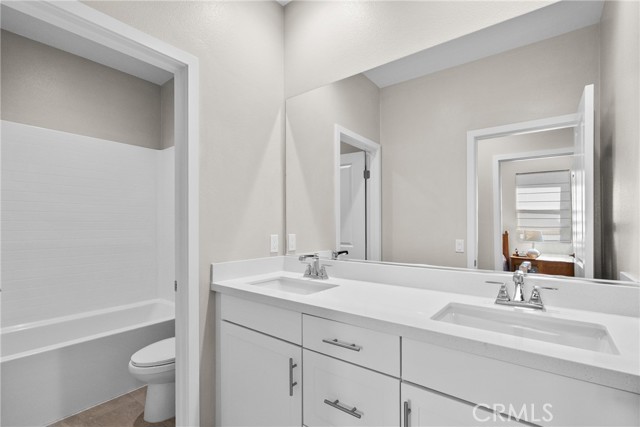 Detail Gallery Image 35 of 56 For 28332 Clarion, Canyon Country,  CA 91350 - 5 Beds | 4/1 Baths