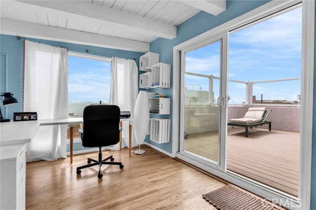 15 69th Place, Long Beach CA: https://media.crmls.org/medias/acc35f6a-cc63-405d-bd44-8dd9817019c7.jpg