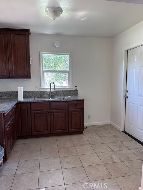 Detail Gallery Image 6 of 11 For 227 W Cherry Ave, Monrovia,  CA 91016 - 4 Beds | 2 Baths