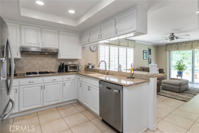 Detail Gallery Image 15 of 28 For 19343 Pauma Valley, Porter Ranch,  CA 91326 - 3 Beds | 2 Baths