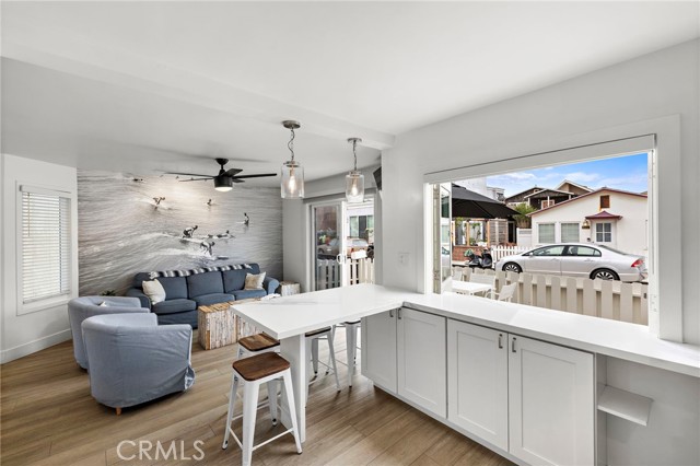 207 40th Street, Newport Beach CA: https://media.crmls.org/medias/acc41864-43b9-47e3-a75d-ad9828e63215.jpg