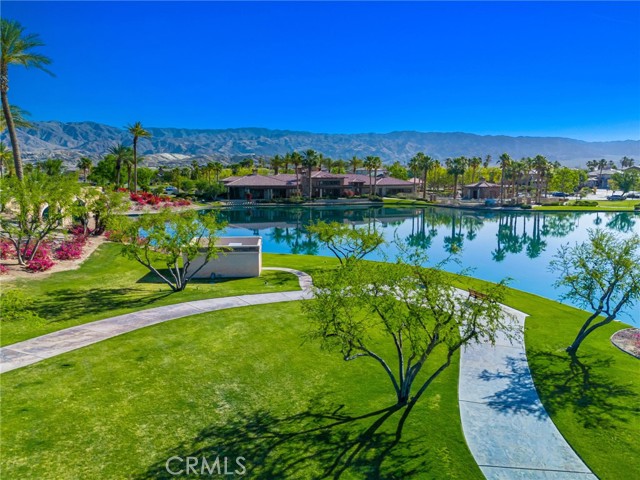 43875 Spiaggia Place, Indio CA: https://media.crmls.org/medias/acc4bfb7-ebd9-418b-97b4-c2e495a928d4.jpg
