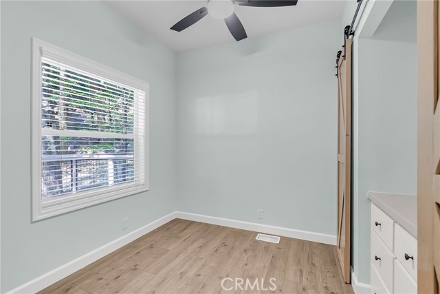 27500 HWY 189, Lake Arrowhead CA: https://media.crmls.org/medias/acc4d7c2-c0f8-41c7-9a52-2ffef288eb81.jpg