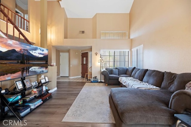 429 Colfax Circle, Corona CA: https://media.crmls.org/medias/acc56805-283e-4542-b53a-25d3c3d955ab.jpg