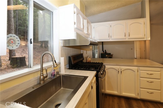 Detail Gallery Image 13 of 30 For 9356 Rockys Rd, Middletown,  CA 95461 - 3 Beds | 2 Baths