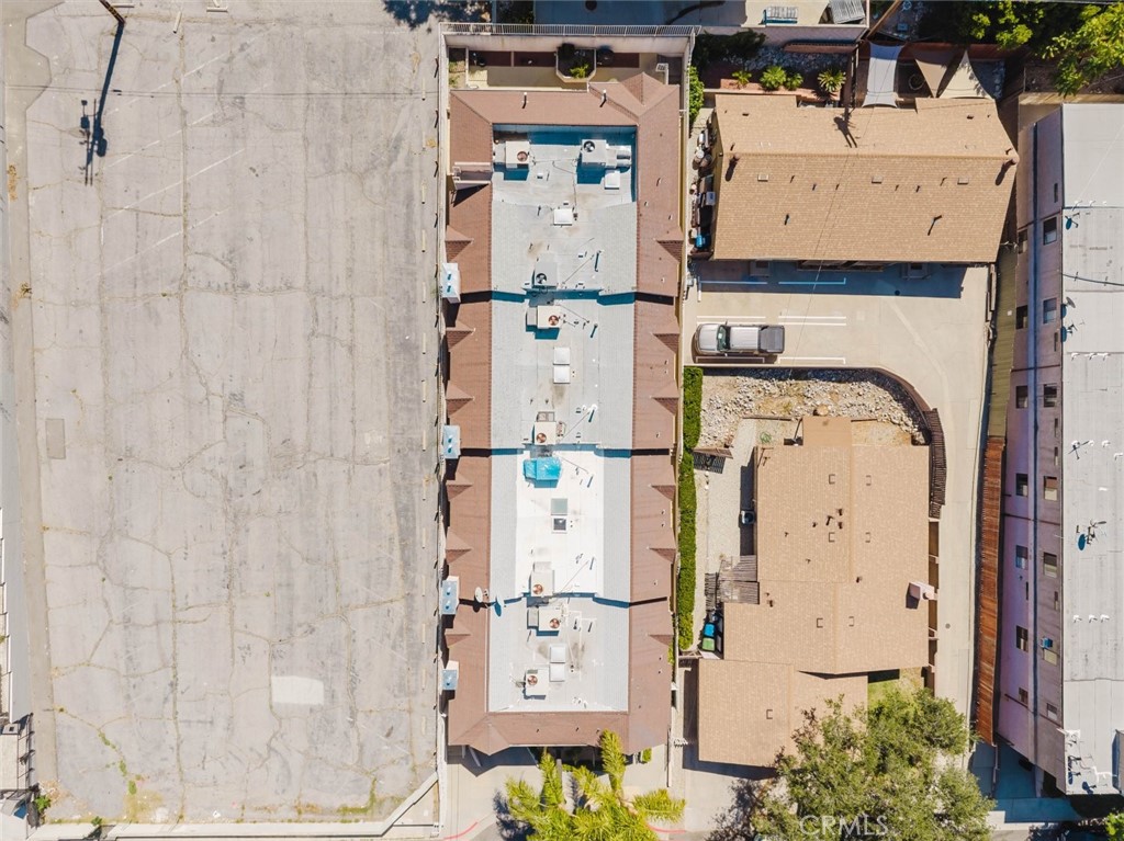 https://media.crmls.org/medias/acc5c8d6-09e4-4a43-a26d-aeb226cc31b6.jpg?preset=X-Large
