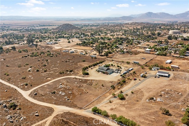 24450 Malaga Road, Menifee CA: https://media.crmls.org/medias/acc61c01-ee20-4843-a5b5-98b97cfb1e21.jpg
