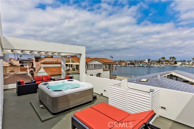 Detail Gallery Image 22 of 47 For 48 57th Pl, Long Beach,  CA 90803 - 5 Beds | 3/1 Baths