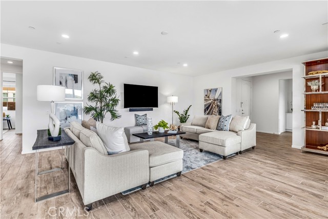 35 Cantar Street, Rancho Mission Viejo CA: https://media.crmls.org/medias/acc7ff96-7b96-4f0c-bf3e-f673694f013b.jpg