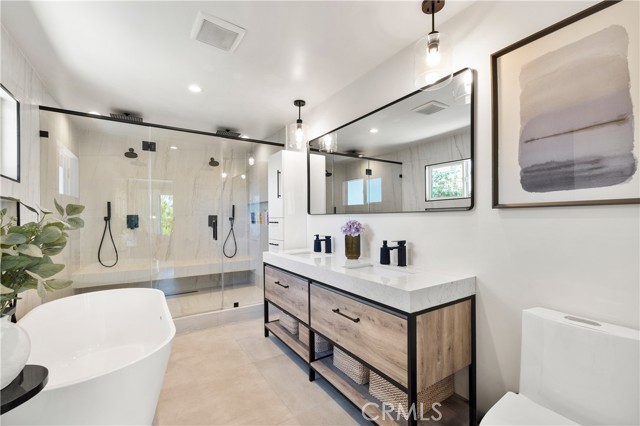 Detail Gallery Image 16 of 69 For 23202 Aetna St, Woodland Hills,  CA 91367 - 5 Beds | 4 Baths