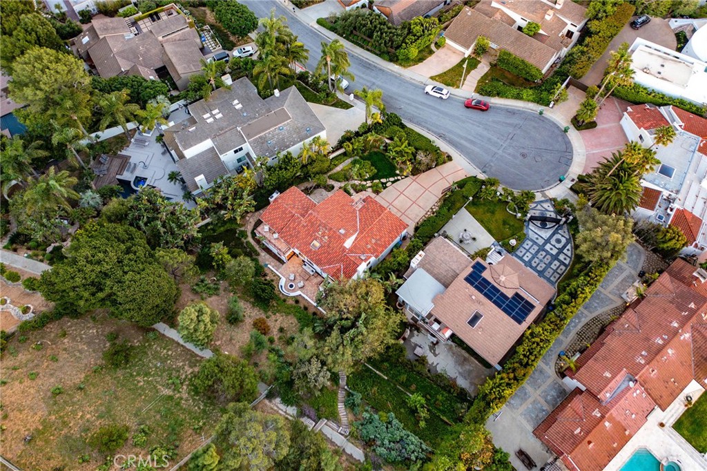 https://media.crmls.org/medias/acc829e1-97f1-4926-8886-c77b54b2f178.jpg?preset=X-Large