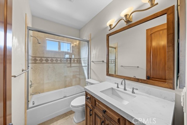 Detail Gallery Image 19 of 25 For 1909 Warfield Ave #B,  Redondo Beach,  CA 90278 - 4 Beds | 2/1 Baths