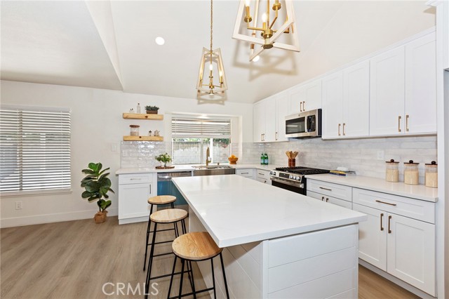 Detail Gallery Image 7 of 26 For 1181 W Banyon, Rialto,  CA 92377 - 4 Beds | 3 Baths