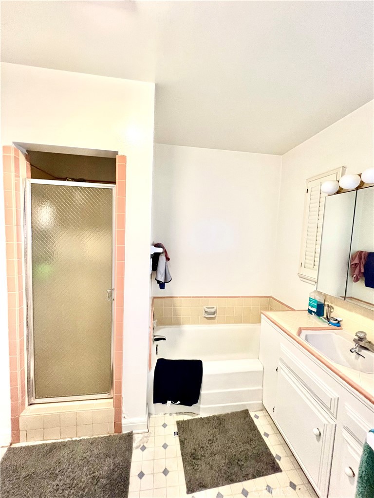 https://media.crmls.org/medias/acc9b65a-0289-4930-ad5b-a4f6ba0d26a2.jpg?preset=X-Large