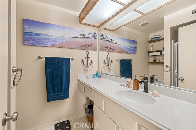 Detail Gallery Image 14 of 26 For 18109 Erik Ct #454,  Canyon Country,  CA 91387 - 2 Beds | 2 Baths