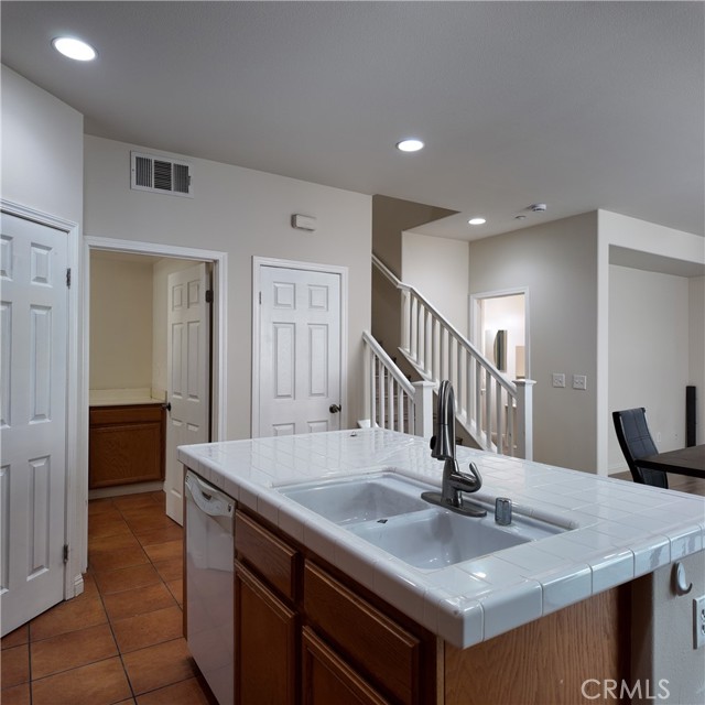 Detail Gallery Image 6 of 18 For 1778 Palermo Dr, Riverside,  CA 92507 - 5 Beds | 3/1 Baths