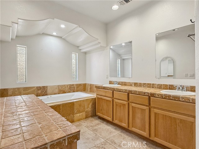 57466 Buena Suerte Road, Yucca Valley CA: https://media.crmls.org/medias/accac422-e807-4eb3-a89a-6fa7306c6cd8.jpg