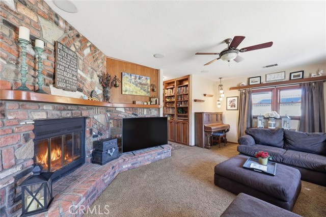 Detail Gallery Image 4 of 47 For 11135 Old Fashion, Riverside,  CA 92503 - 3 Beds | 2/1 Baths