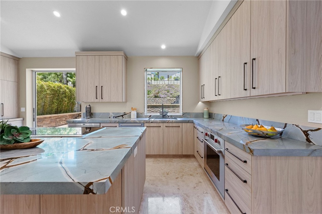 MLS #OC25179992 img 14