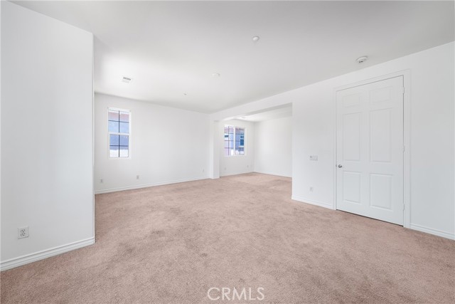 5662 Galasso Avenue, Fontana CA: https://media.crmls.org/medias/accb85ce-c75d-406e-b1e2-0cf9e2fc1528.jpg