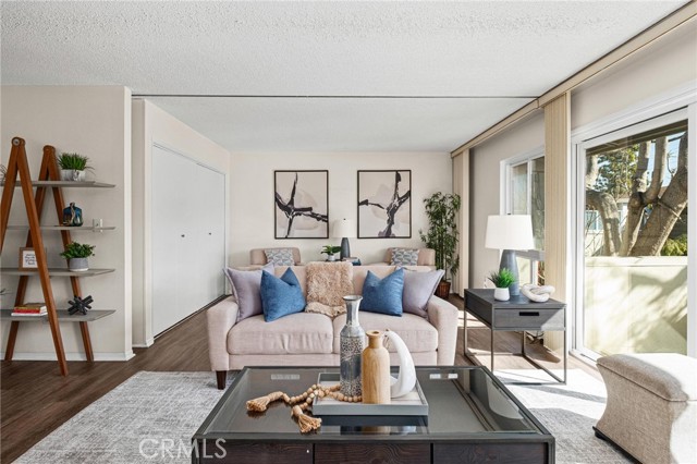 1745 Maple Avenue, Torrance CA: https://media.crmls.org/medias/accbf6c6-cb6f-45c5-8775-6107f0956c9b.jpg